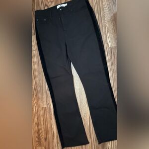 Vineyard vine black Jean with accent stripe
